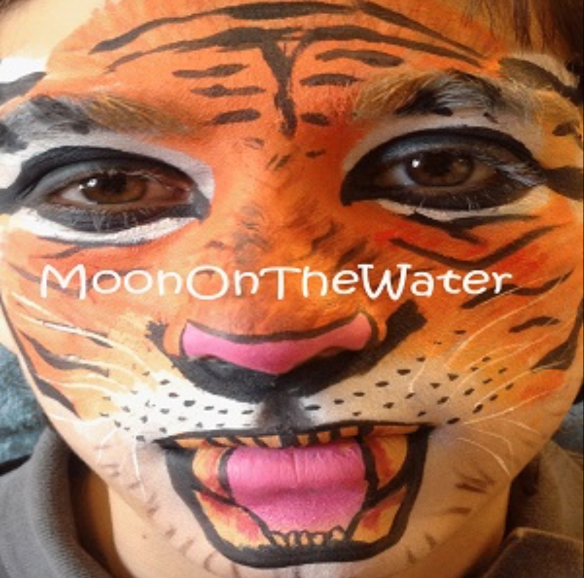 MoonOnTheWater Home Page – Where the SMILES begin